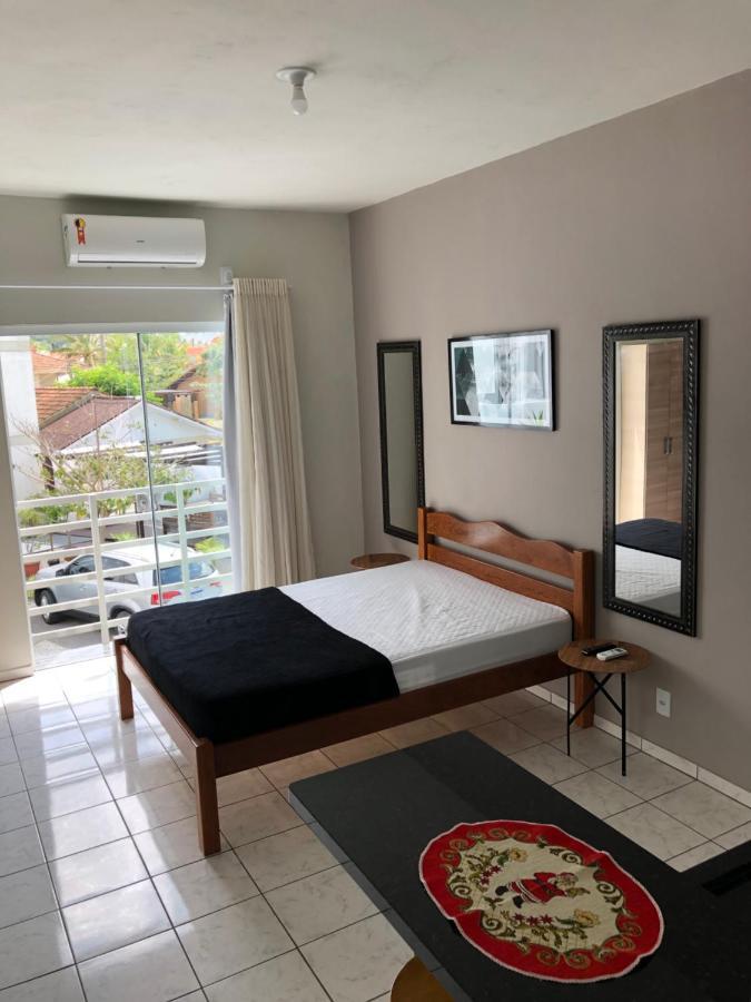 פלהוקה Residencial Mar Azul Praia Da Pinheira מראה חיצוני תמונה